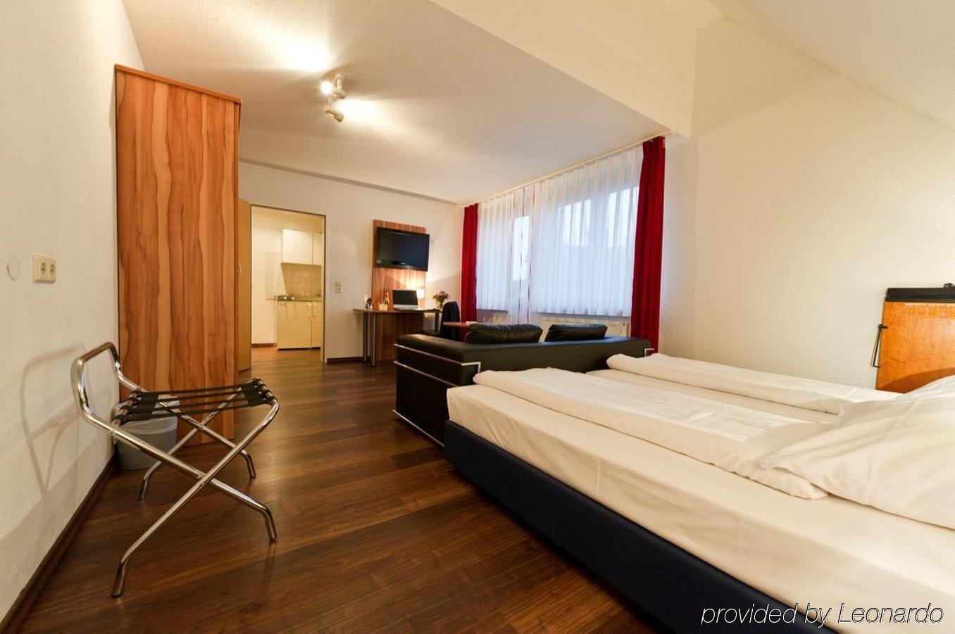Hotel Domino Щутгарт Екстериор снимка