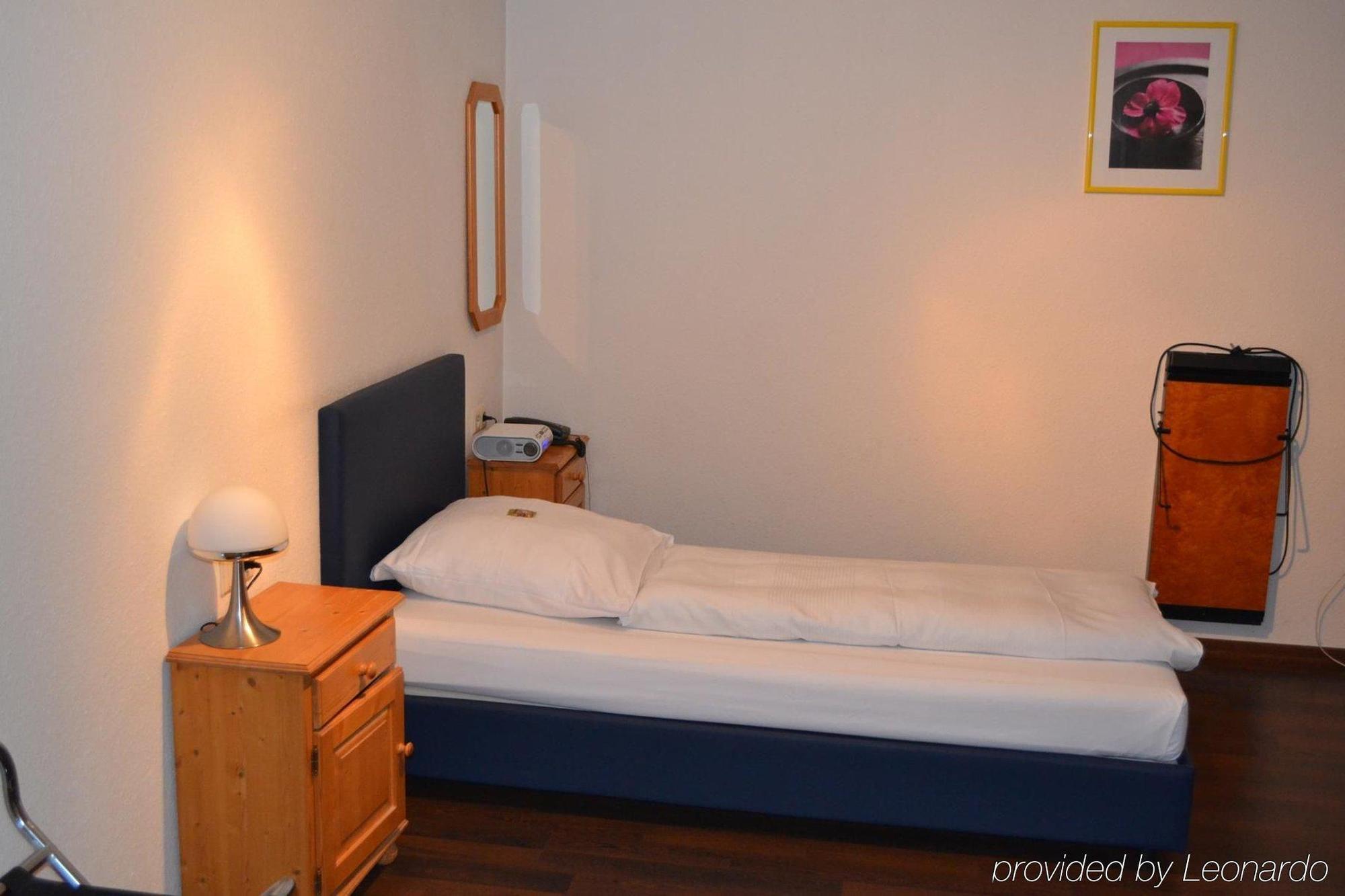 Hotel Domino Щутгарт Екстериор снимка