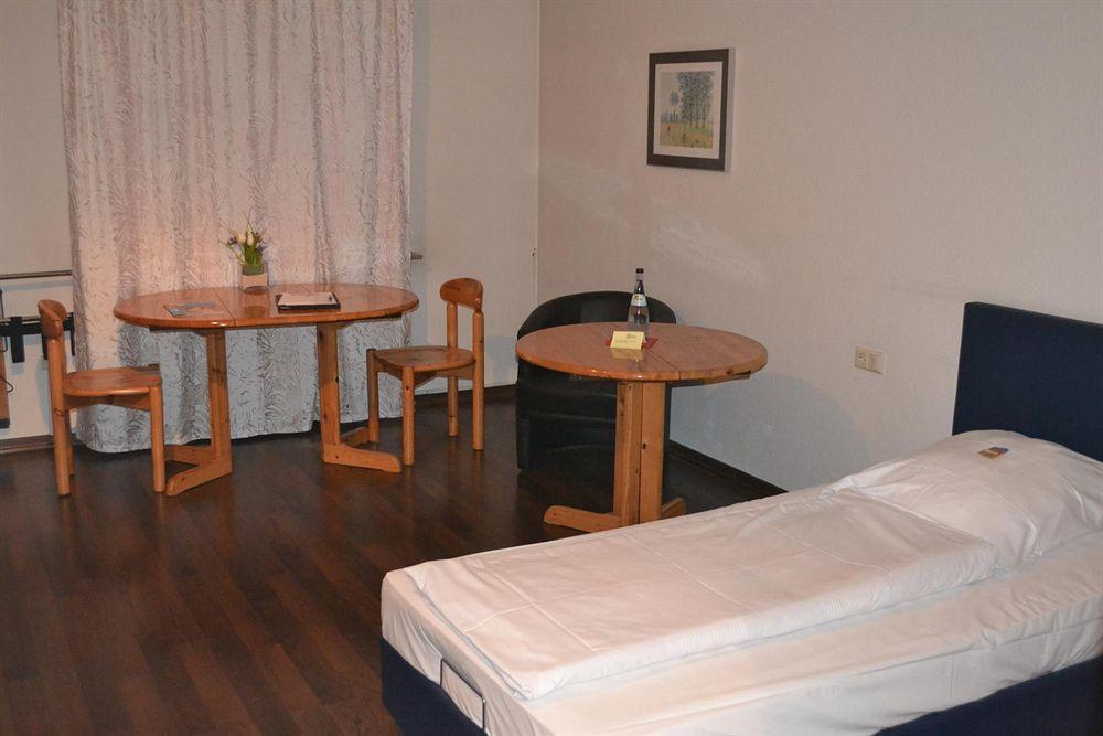 Hotel Domino Щутгарт Съоръжения снимка