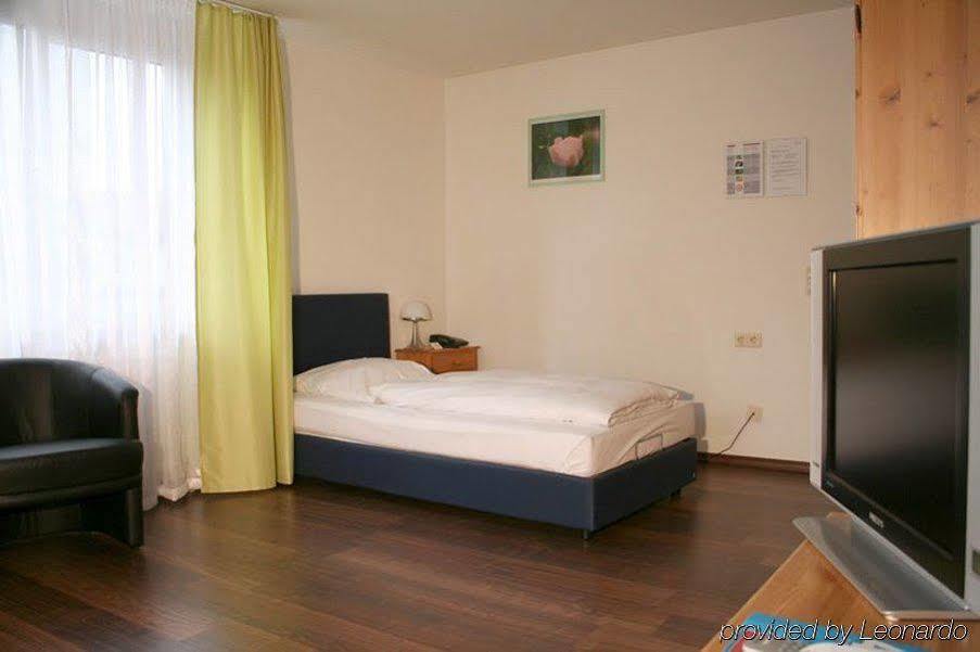 Hotel Domino Щутгарт Екстериор снимка
