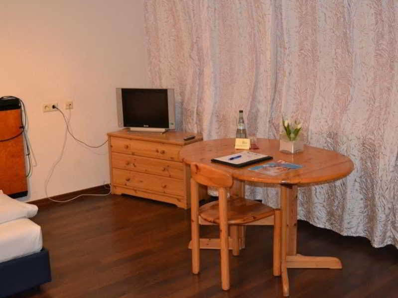 Hotel Domino Щутгарт Екстериор снимка