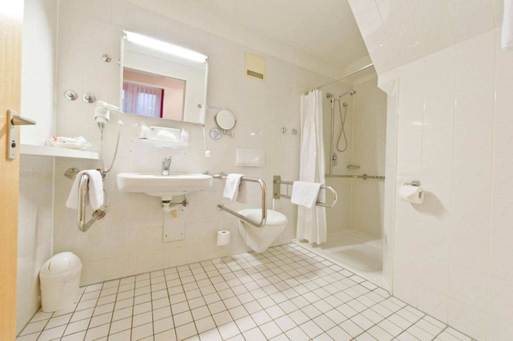 Hotel Domino Щутгарт Екстериор снимка