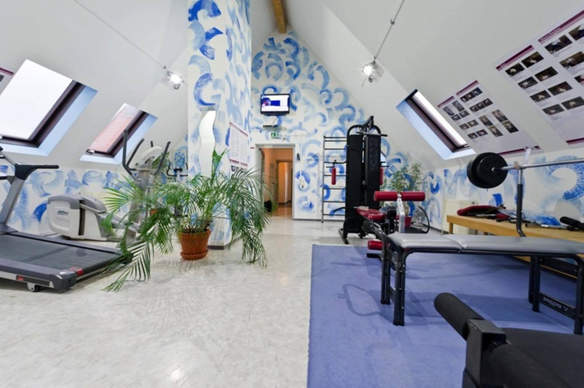 Hotel Domino Щутгарт Екстериор снимка